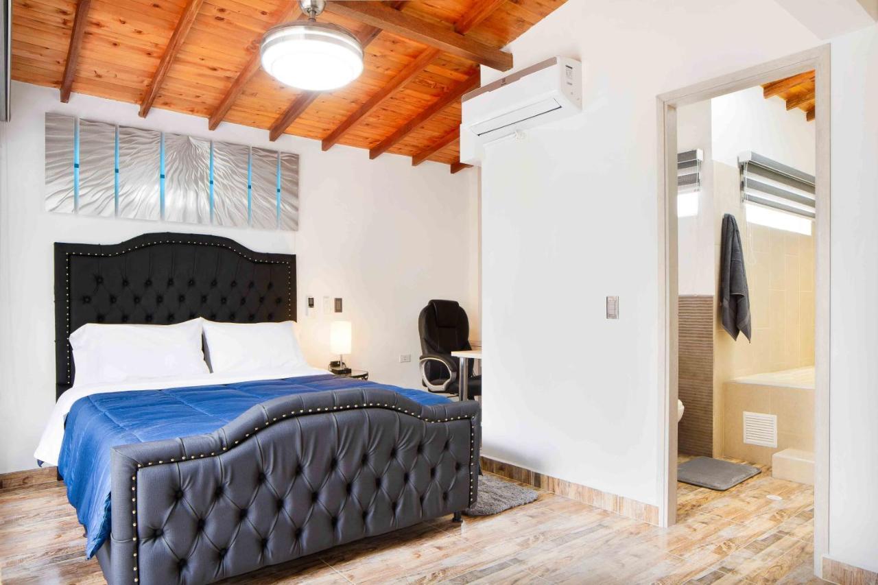 Miracle Aparthotel Medellín Eksteriør bilde